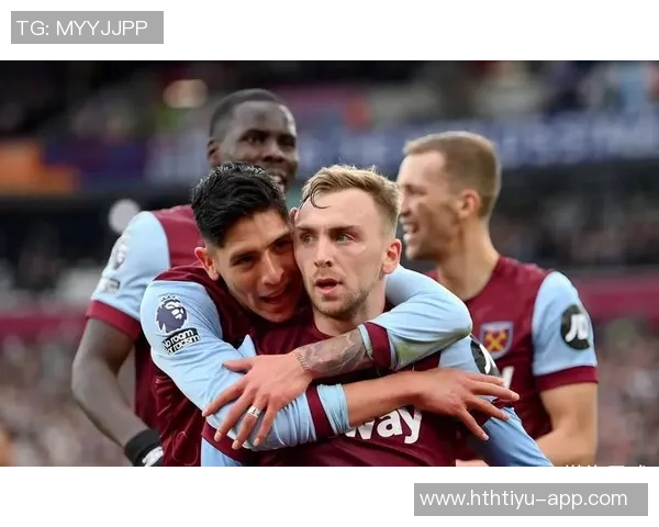 加纳乔单刀失机引发怒火捶草皮表情失落惹人关注